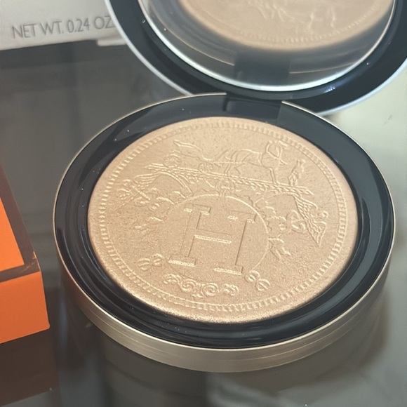 Hermès Poudre d’Orfèvre face and eye illuminating powder - Picture 8 of 8